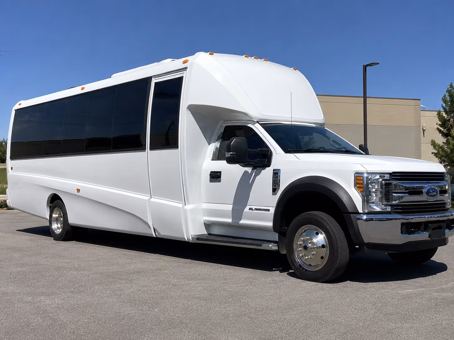 minibuses and charter buses to angel stadium and honda center